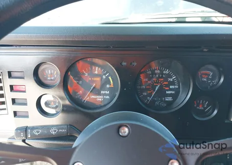 1983 Ford Mustang z USA, uszkodzony, nr VIN 1FABP2731DF151468